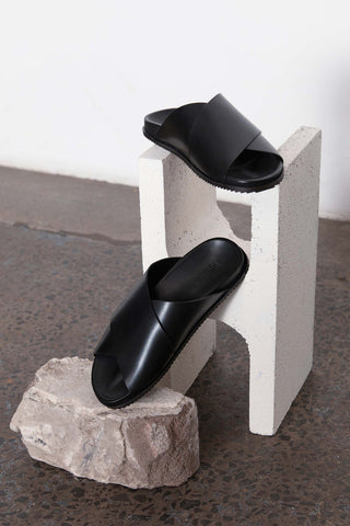 Arne Crossover Sandals